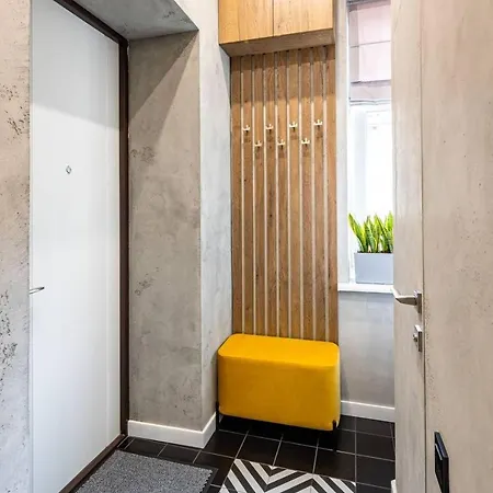 Apartment на куліша 12