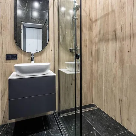 Apartment на куліша 12