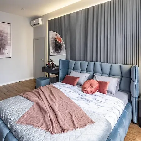 на куліша 12 Apartment *
