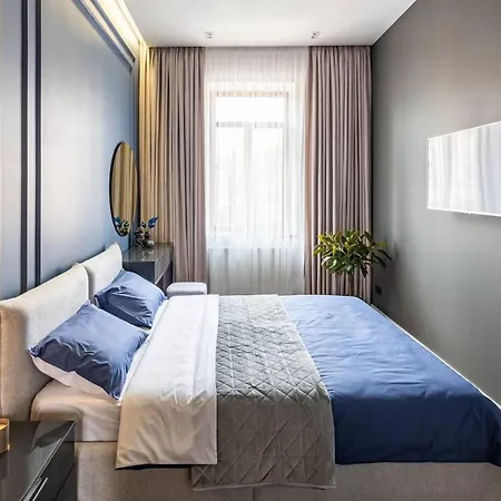 Apartment на куліша 12